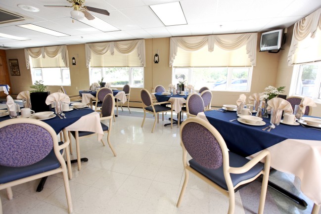 The Laurels of Fulton: Dining