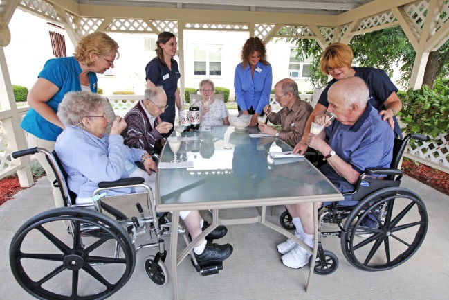 The Laurels of Fulton: Courtyard